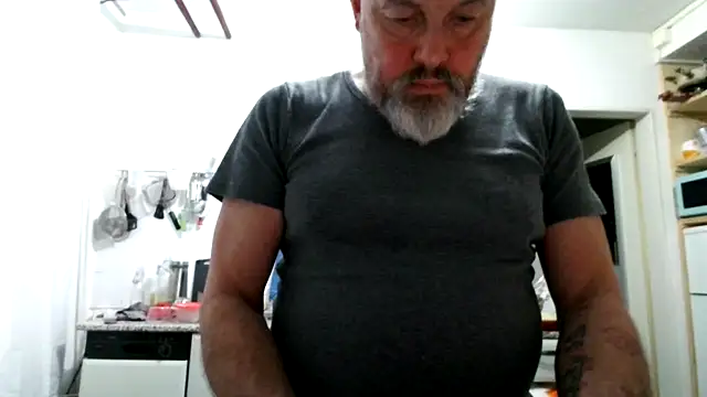 Berg Boy online show from February 2026 10:02:02 PM