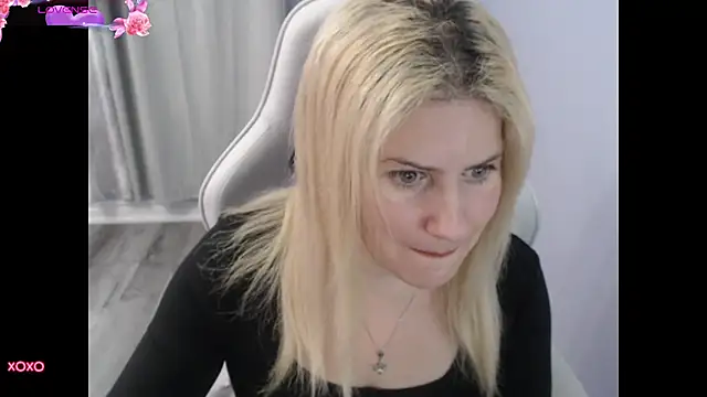 BellaStar84 online show from October 2025 12:28:01 PM