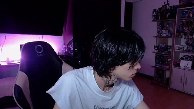 xIce Boy online show from December 2025 12:14:02 PM