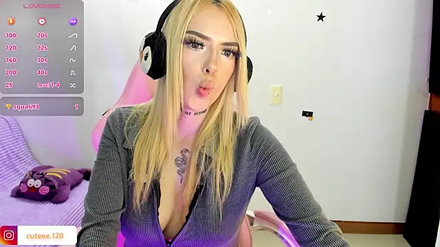 Snapshot of Emma_cute11 chatting on April 2026 09:34:02 PM Emma cute11 online show from April 2026 09:34:02 PM