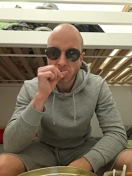 svenpfeifer online show from May 2026 03:04:02 AM