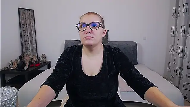 SharronAlexa online show from November 2025 12:26:01 PM