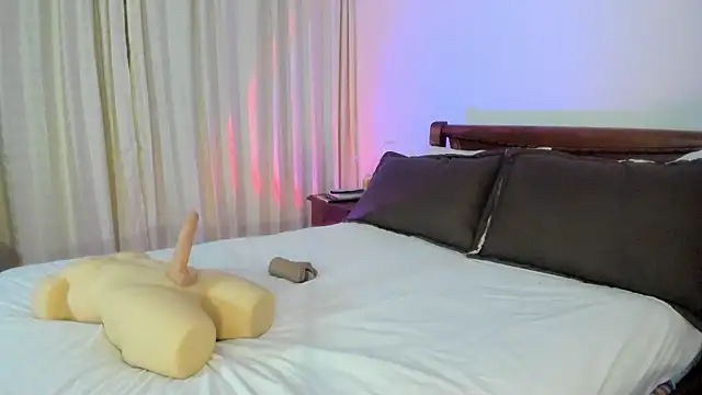 Hat girl online show from September 2025 04:17:02 AM