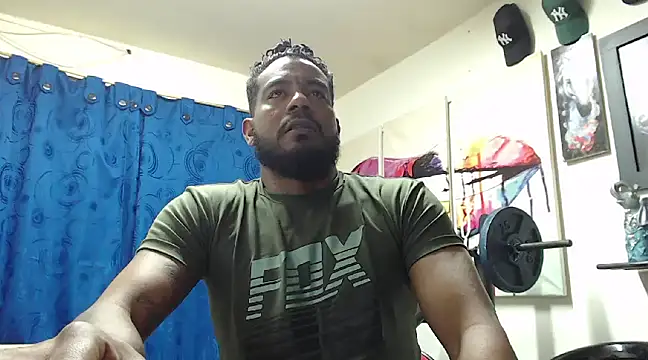 Snapshot of BladeFoxxx1 chatting on March 2025 07:02:01 AM BladeFoxxx1 online show from March 2025 07:02:01 AM