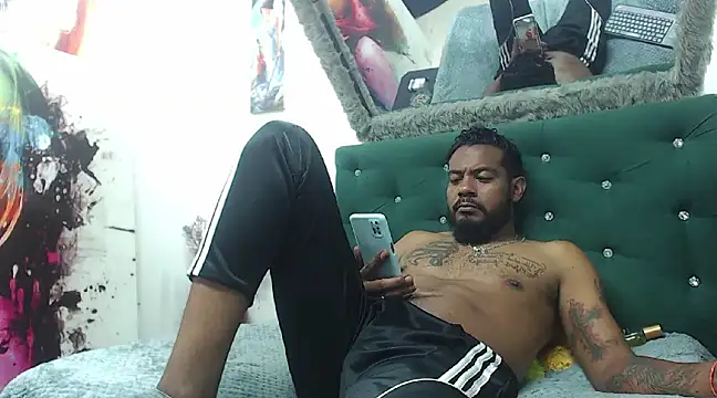 Snapshot of BladeFoxxx1 chatting on March 2025 07:25:02 AM BladeFoxxx1 online show from March 2025 07:25:02 AM