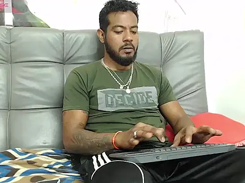 Snapshot of BladeFoxxx1 chatting on September 2025 03:38:02 PM BladeFoxxx1 online show from September 2025 03:38:02 PM