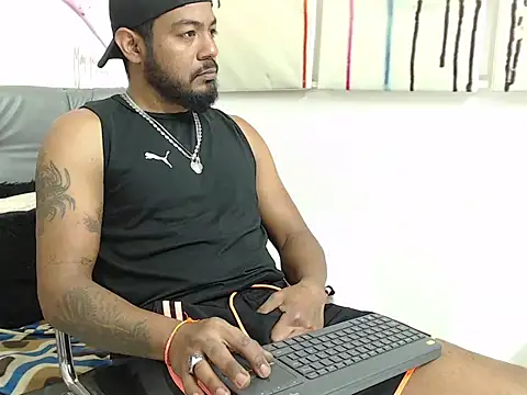 Snapshot of BladeFoxxx1 chatting on October 2025 01:39:02 PM BladeFoxxx1 online show from October 2025 01:39:02 PM