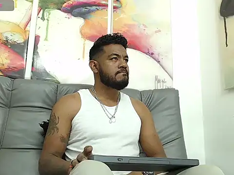 Snapshot of BladeFoxxx1 chatting on October 2025 04:32:02 AM BladeFoxxx1 online show from October 2025 04:32:02 AM