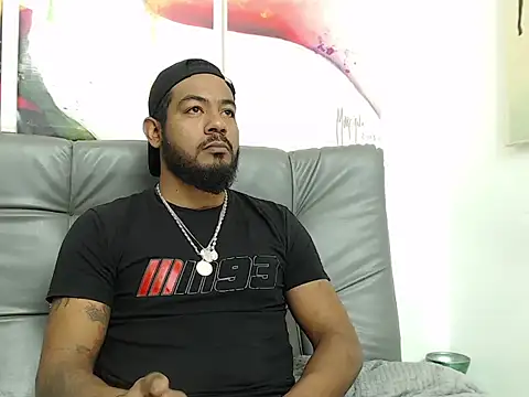 Snapshot of BladeFoxxx1 chatting on November 2025 03:33:02 PM BladeFoxxx1 online show from November 2025 03:33:02 PM