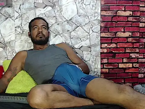 BladeFoxxx1 online show from February 2026 04:27:02 AM