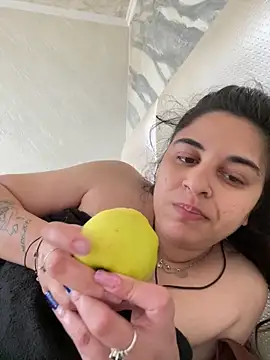 Veramaia online show from April 2026 11:36:02 AM