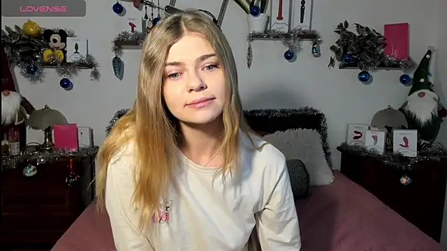 HaleyReedme online show from December 2025 08:23:01 AM