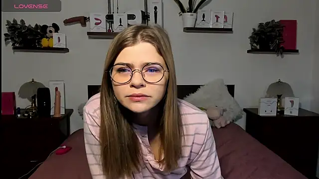 HaleyReedme online show from February 2026 08:02:01 AM