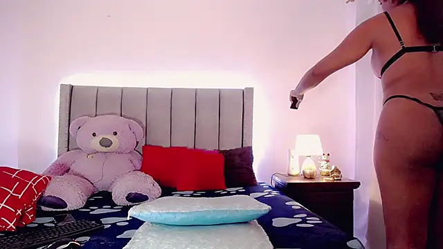 Snapshot of taniababy chatting on September 2025 12:31:02 PM taniababy online show from September 2025 12:31:02 PM