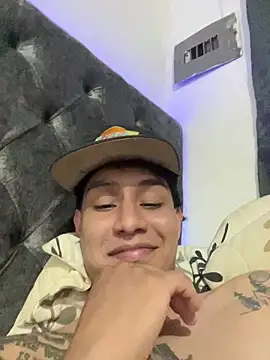 Snapshot of Stone_grey1_ chatting on April 2026 01:55:01 AM Stone grey1 online show from April 2026 01:55:01 AM