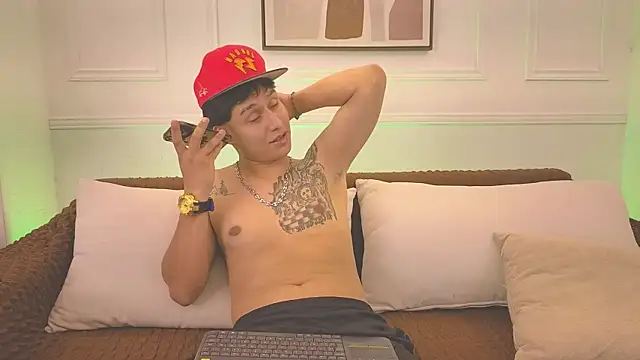 Snapshot of Stone_grey1_ chatting on April 2026 03:20:01 AM Stone grey1 online show from April 2026 03:20:01 AM