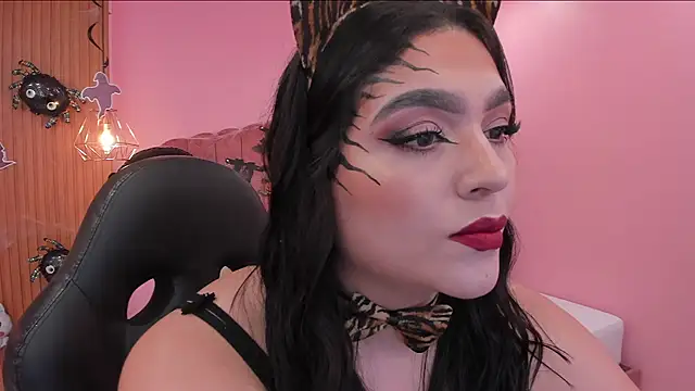 eva sainnt online show from October 2025 05:43:02 PM