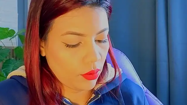 TiffanyWalk online show from February 2026 12:37:01 PM