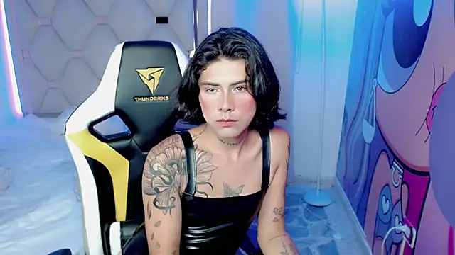 Snapshot of Zion_Moore chatting on March 2025 04:08:02 AM Zion Moore online show from March 2025 04:08:02 AM