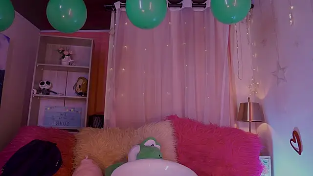 Snapshot of Madison_Mayer chatting on March 2025 12:22:02 PM Madison Mayer online show from March 2025 12:22:02 PM