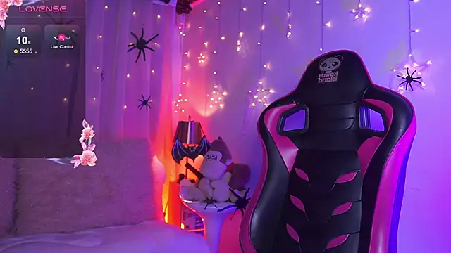 Snapshot of Madison_Mayer chatting on October 2025 12:41:02 PM Madison Mayer online show from October 2025 12:41:02 PM