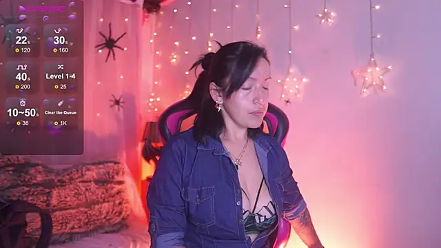 Snapshot of Madison_Mayer chatting on October 2025 12:31:01 PM Madison Mayer online show from October 2025 12:31:01 PM