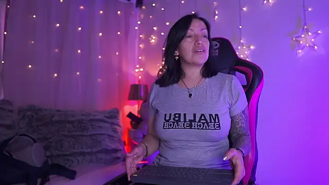 Snapshot of Madison_Mayer chatting on November 2025 12:17:01 PM Madison Mayer online show from November 2025 12:17:01 PM