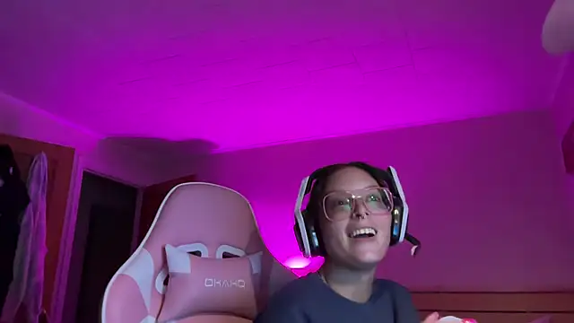 Snapshot of SpaceCowWhore chatting on September 2025 12:45:02 AM SpaceCowWhore online show from September 2025 12:45:02 AM