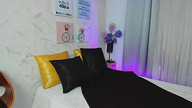 sophie-carter online show from September 2025 08:03:01 PM