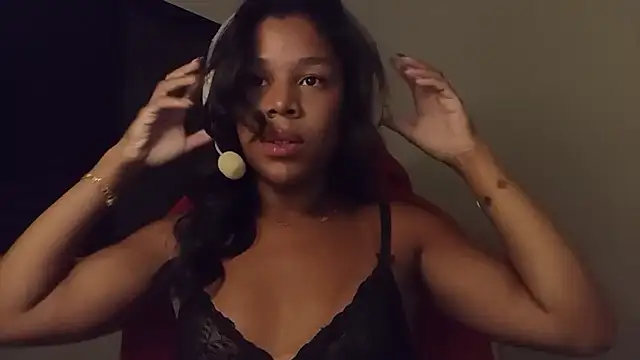 Snapshot of cammydebora chatting on October 2025 12:06:01 AM cammydebora online show from October 2025 12:06:01 AM