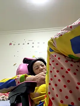 Snapshot of aa520uv chatting on November 2025 12:27:01 AM aa520uv online show from November 2025 12:27:01 AM