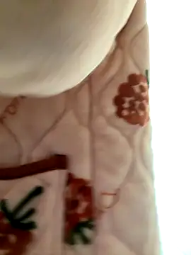 Snapshot of aa520uv chatting on November 2025 02:44:02 AM aa520uv online show from November 2025 02:44:02 AM