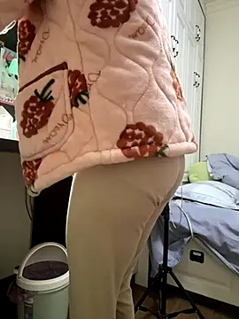 Snapshot of aa520uv chatting on November 2025 02:56:01 AM aa520uv online show from November 2025 02:56:01 AM