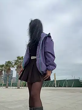 linger-23 online show from November 2025 06:50:01 AM