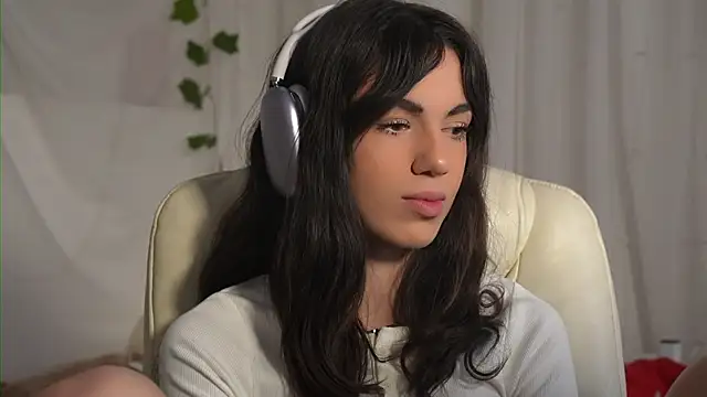 Snapshot of mystica_ chatting on November 2025 05:41:02 AM mystica online show from November 2025 05:41:02 AM