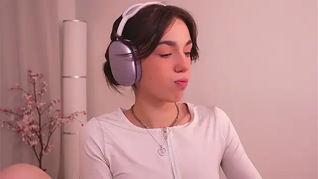 Snapshot of mystica_ chatting on November 2025 08:49:02 AM mystica online show from November 2025 08:49:02 AM