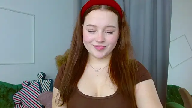 Cute kitty- online show from November 2025 08:23:02 AM