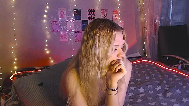 Snapshot of Your_Horny_Friends chatting on March 2026 01:49:01 PM Your Horny Friends online show from March 2026 01:49:01 PM