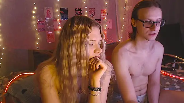 Snapshot of Your_Horny_Friends chatting on March 2026 04:23:01 PM Your Horny Friends online show from March 2026 04:23:01 PM