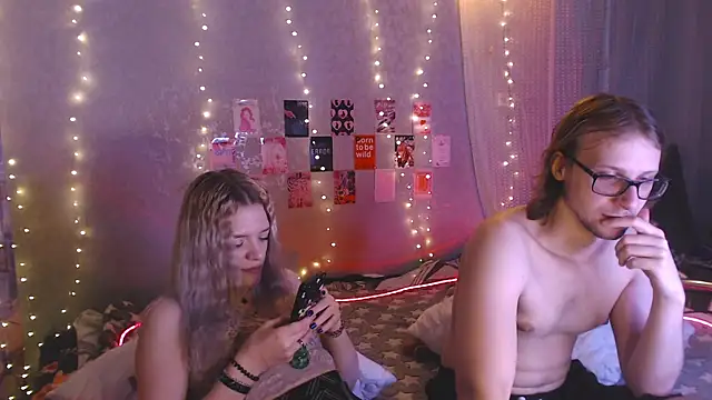 Snapshot of Your_Horny_Friends chatting on April 2026 02:36:01 PM Your Horny Friends online show from April 2026 02:36:01 PM