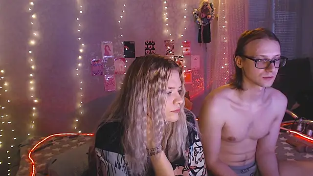 Snapshot of Your_Horny_Friends chatting on April 2026 02:49:01 PM Your Horny Friends online show from April 2026 02:49:01 PM