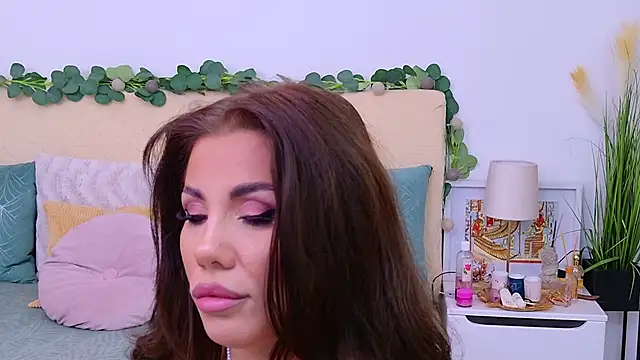 CelineReys online show from September 2025 05:24:01 PM