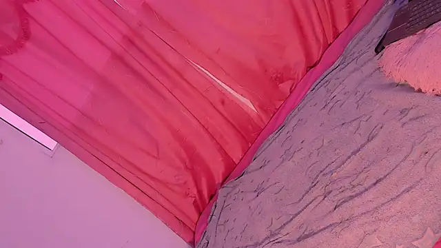 Mariana-ofc online show from November 2025 11:47:01 AM