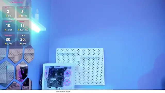 Alice 26  online show from November 2025 01:55:01 PM