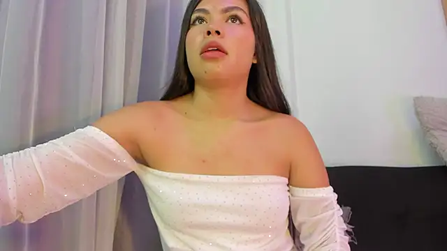 Pretty Johnson  online show from February 2026 12:23:02 PM