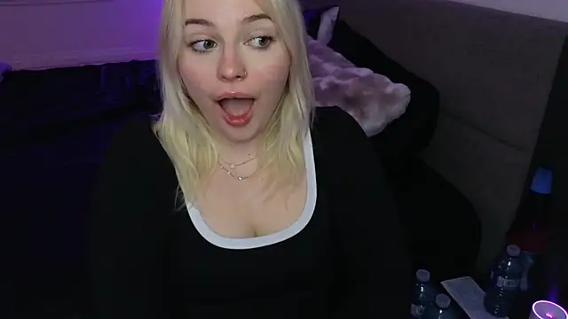 Snapshot of margot_robbie7 chatting on March 2026 11:41:02 PM margot robbie7 online show from March 2026 11:41:02 PM