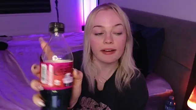 Snapshot of margot_robbie7 chatting on April 2026 01:27:02 AM margot robbie7 online show from April 2026 01:27:02 AM