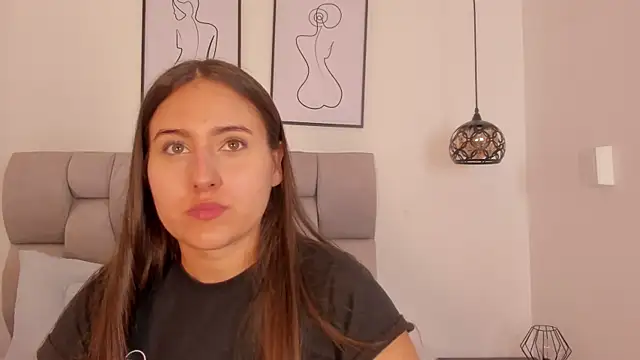 Hanna Evans   online show from October 2025 12:06:02 PM