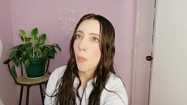 Rebbecawhite meow online show from May 2026 02:23:02 PM