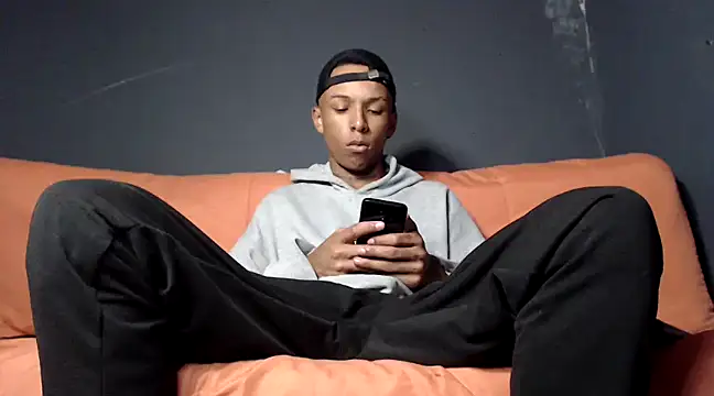 Snapshot of DavidLondo chatting on March 2025 06:57:01 AM DavidLondo online show from March 2025 06:57:01 AM